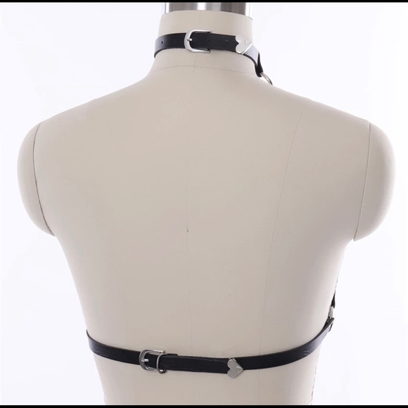 ❤️ Black Leather Chest Harness Belt w/ Hearts - Picture 6 of 8